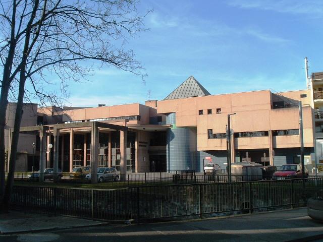Médiathèque centrale de Corbeil-Essonnes (91).