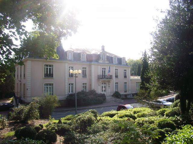 Château de Launay, Orsay