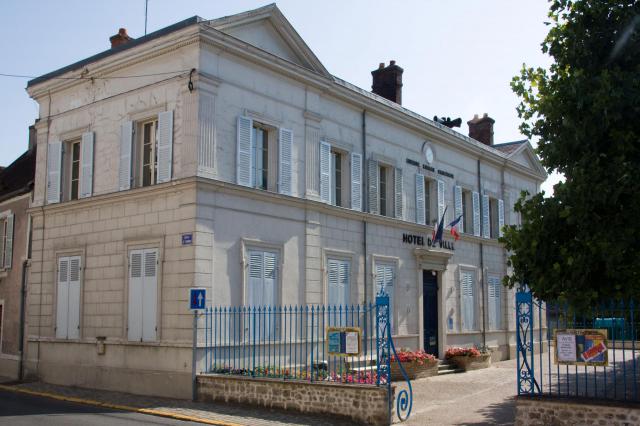 La mairie de La Ferté-Alais, La Ferté-Alais, Essonne, France