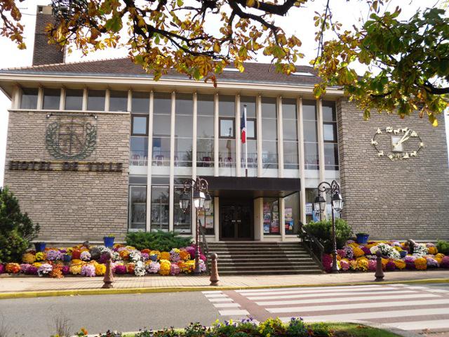 Paray-Vieille-Poste (Essonne, Île-de-France, France) - L'hôtel de ville.