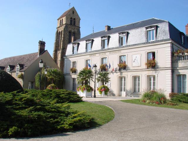 La Mairie et l'église de Saint-Germain-lès-Arpajon (Essonne, France)