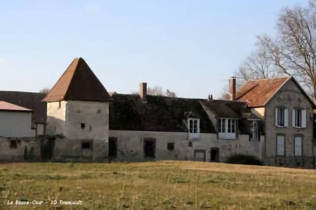 10 Trancault - Pigeonnier Basse-Cour