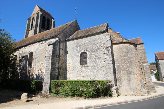Église Notre-Dame de Torfou (Essonne) en France.