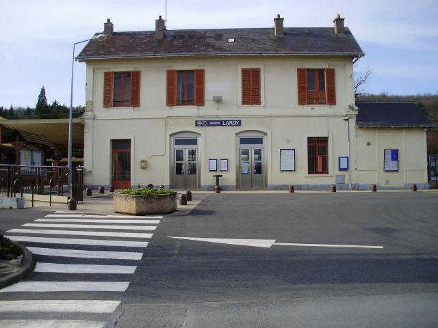 Gare de Lardy, Essonne, France