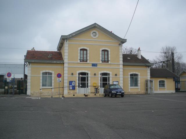 Gare de Lonjumeau, Essonne, France