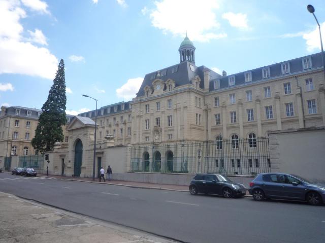 Séminaire saint Sulpice à Issy-les-Moulineaux.