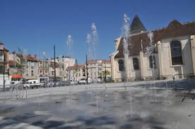 La place Jean Grandel et l'église Ste Marie-Madeleine.