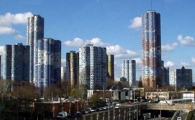 Les Tours Aillaud vu depuis la Défense