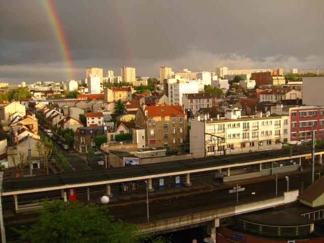 Vue de Malakoff et de la gare de Vanves-Malakoff depuis Vanves.