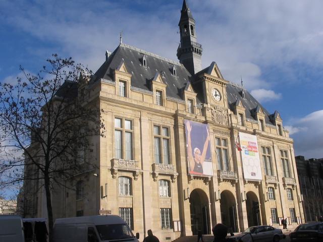 Mairie de Saint-Denis (93). Bâtiment construit entre 1878 et 1883 sur les palns de Laynaud, architecte municipal. les aménagements furent…