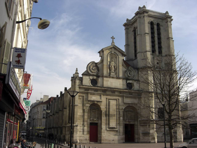 L'église Notre-Dame-des-Vertus à Aubervilliers, façade baroque (1628 décidée sous Louis XIII, et côté rue Charron.