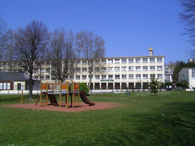 École primaire Lavoisier, quartier Le Chénay Photo personnelle (own work) de Marianna