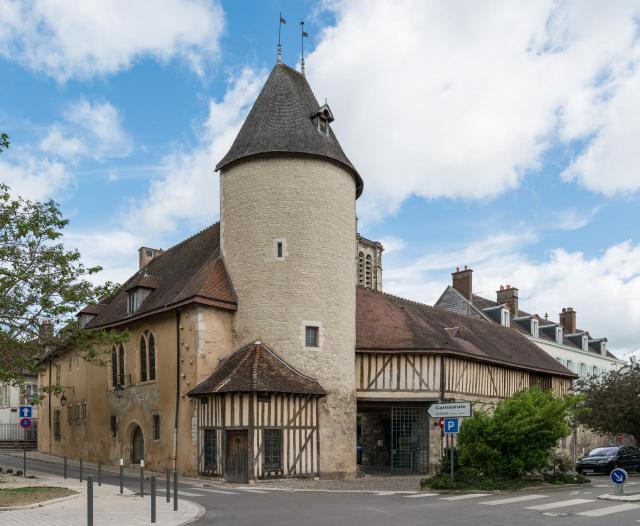 The Hôtel de Petit Louvre in Troyes, a notable building of the city as seen from south