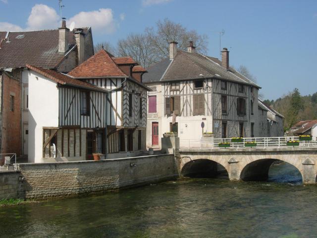 Essoyes et son pont sur l'Ource