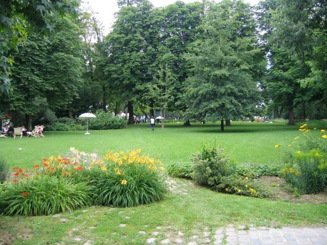 Le parc du Moulin Brûlé sur l'Ile de Charentonneau.