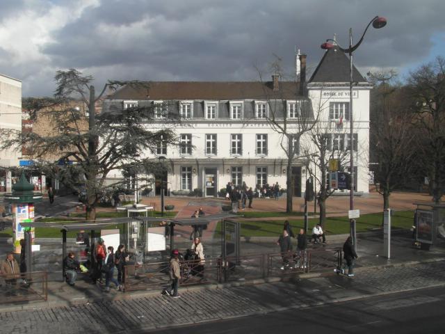 Mairie de Villeneuve-Saint-Georges (Val-de-Marne, Île-de-France, France).