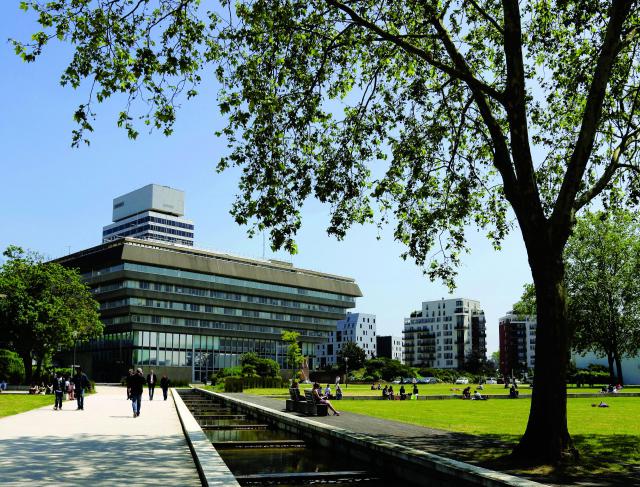 Cergy Grand Centre Parc François Mitterrand