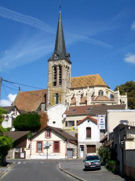 L'église Saint-Aquilin de Fontenay-en-Paris, façade sud, depuis la rue Maître Renault.