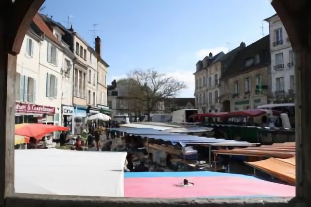 France, Magny en Vexin (95) Le Marché place de la Halle.