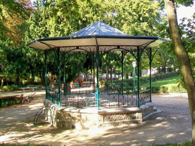 Kiosque à musique de 1887 au jardin de la ville.