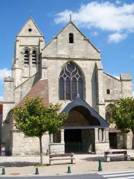 L'église Saint-Étienne depuis l'ouest.