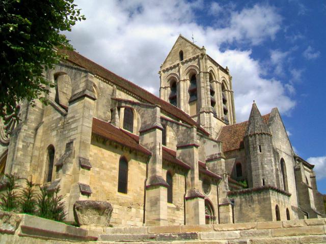 Vue sur l'église depuis le sud-ouest, en montant l'escalier depuis la rue Daubigny.