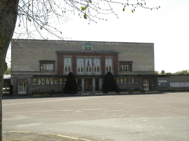 mairie de Bernes-sur-Oise, val d'oise, france