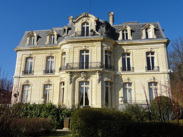 Le château de la Tuyolle (aujourd'hui hôpital).