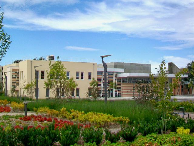 Le nouveau centre culturel, comportant le conservatoire municipal, place Salvador-Allende.