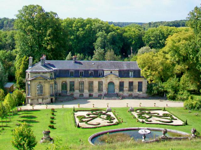 Vue sur le château depuis la terrasse supérieure.
