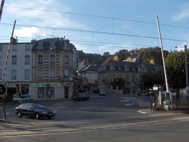 Entrée de Parmain, croisement D64 et D4