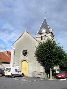 Façade de l'église du Plessis-Bouchard (Val-d'Oise), France
