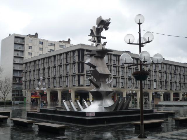 Place de France à Sarcelles en février 2009