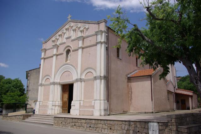 Afa auf Korsika in Frankreich. Die Kirche im Ortskern steht in der Nähe des Rathauses.