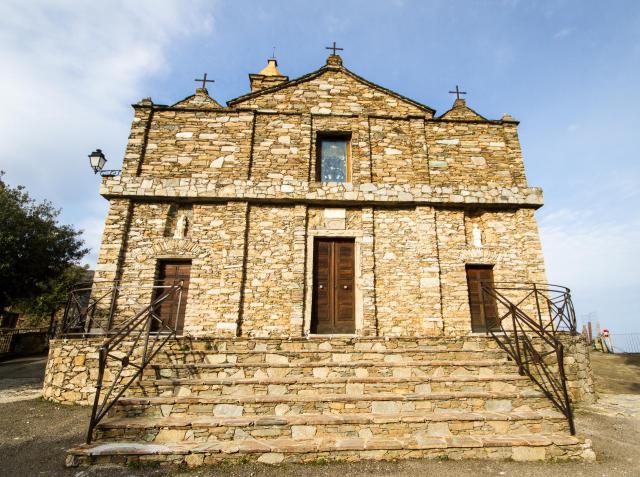 Carticasi, Castagniccia (Corse) - Vue de l'église paroissiale du village