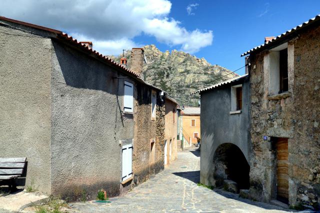 Albertacce, Niolo (Corse) - Ruelle de Calasima, le plus haut village de Corse