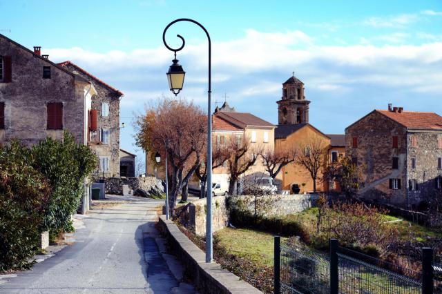Pietraserena, Rogna (Corse) - Entrée du village depuis Piedicorte-di-Gaggio