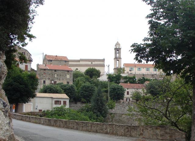 Poggio-di-Nazza vu depuis la route montant d'Abbazia