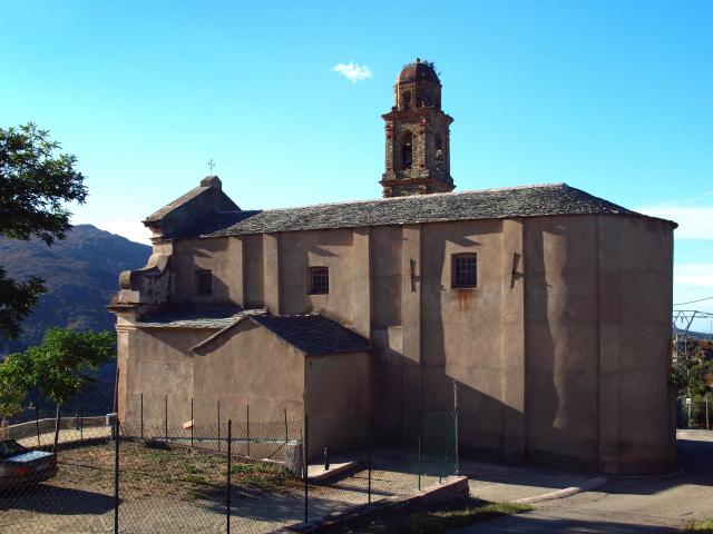 Piève, Nebbio (Corse) - Façade nord de l'église paroissiale San Quilico. Le cloché est éloigné de l'église