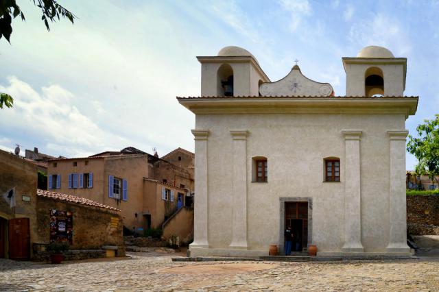 Pigna, Balagne (Corse) - L'église paroissiale de l'Immaculée Conception au centre du village