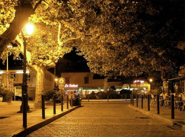 Calvi - Place de la Porteuse d'Eau