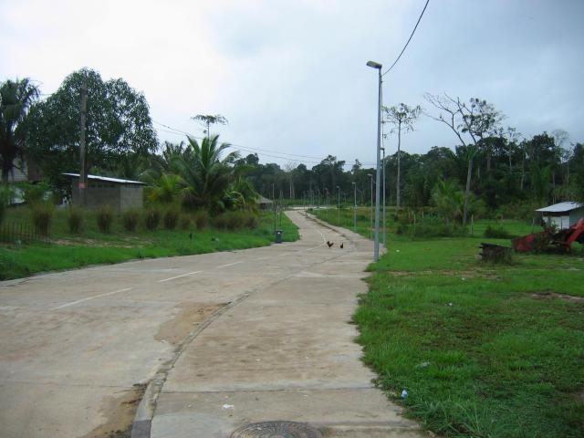 Grand Santi, route de l'aéroport