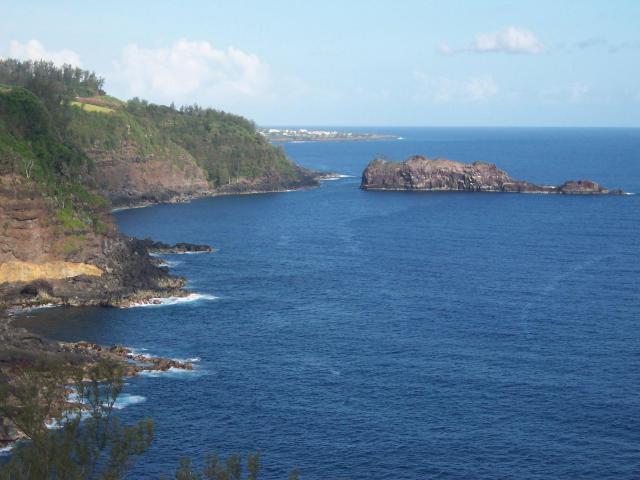 The islet of Petite Île seen from the cape of Petite-Île (Réunion island)