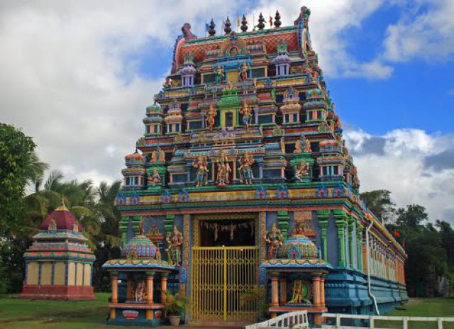 Temple du Colosse -farbenfroher Hindu Tempel