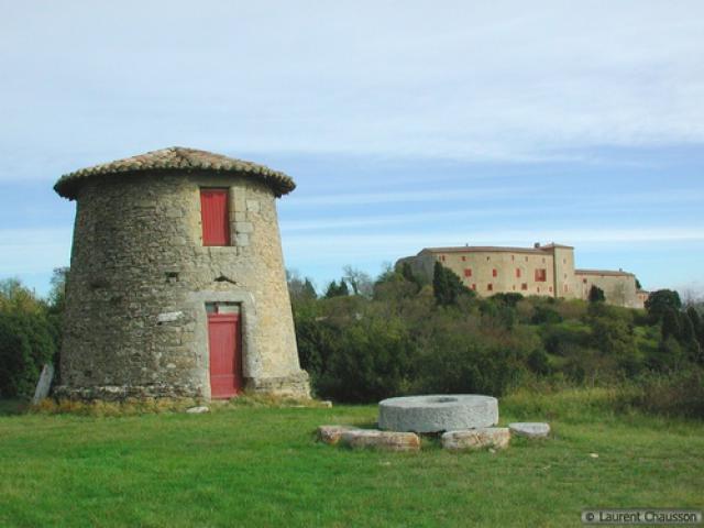St-Paulet, son moulin et son château