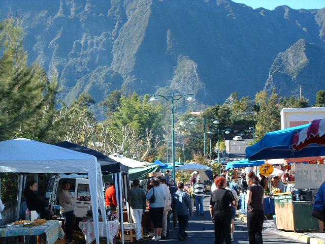 Cilaos, (La Réunion) marché forain, juin 2006 Cilaos, (Réunion island, France) public market, june 2006 Own work