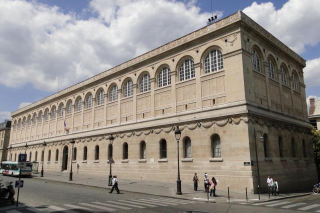 Façade Sud-Est, place du Panthéon-rueValette
