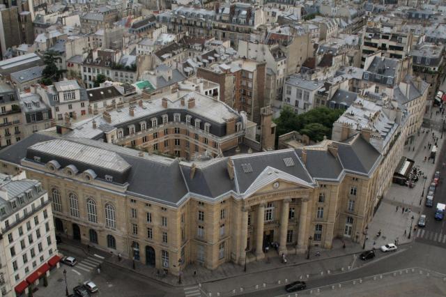 Mairie du cinquième arrondissement de Paris vu depuis le Panthéon.