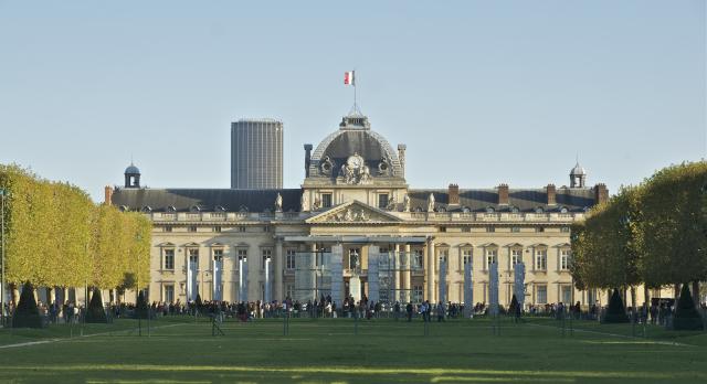 L'Ecole Militaire, à Paris, vue du Champ-de-Mars