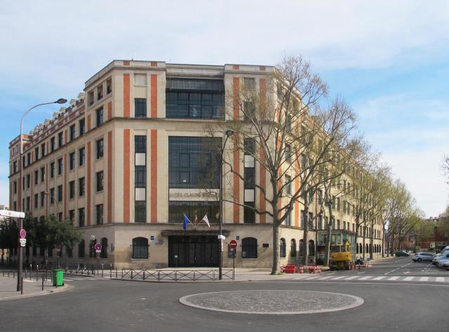 Façade du lycée Claude-Bernard.